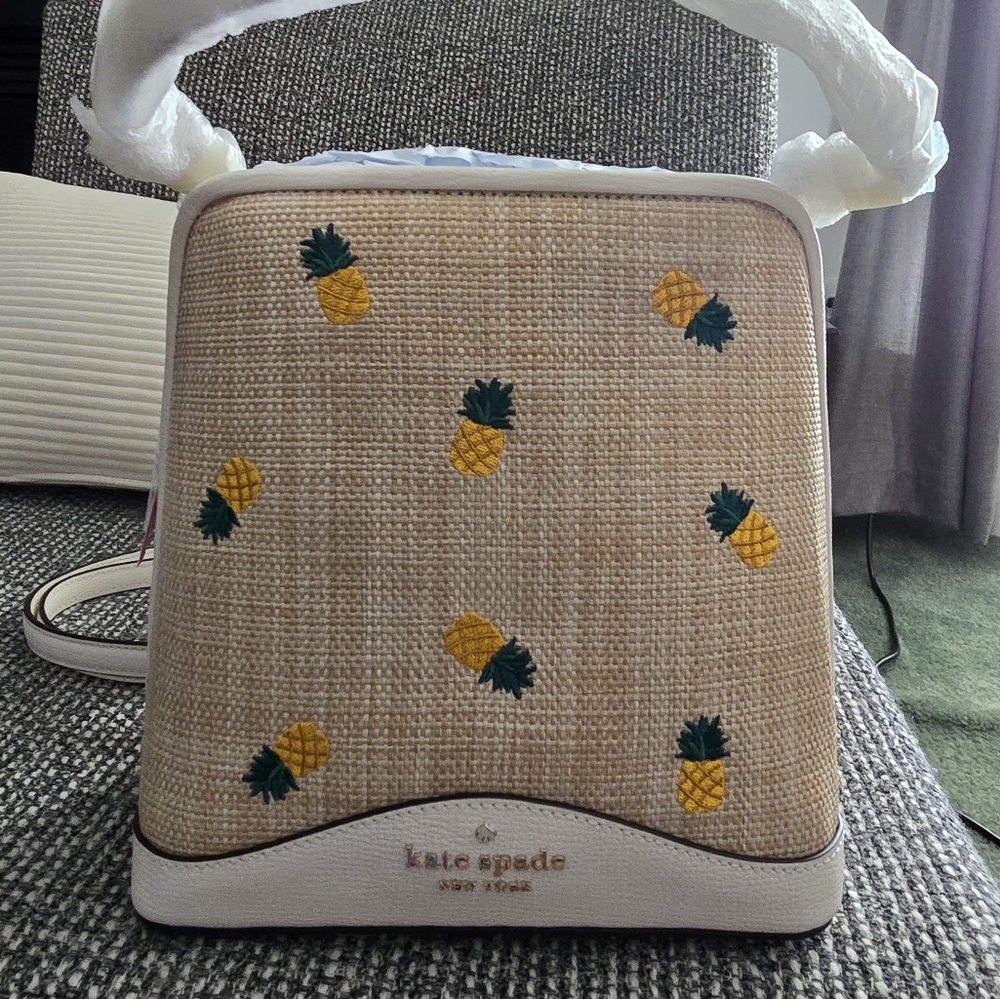 New Small Bucket Pineapple embro Parchment